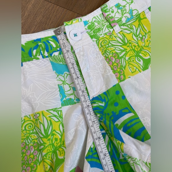 Size 2 Lilly Pulitzer shorts, women’s size 2 shorts - Picture 9 of 10